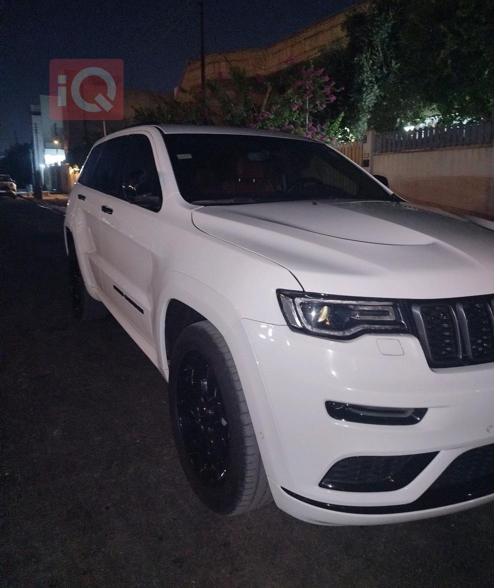 جیپ گراند شیرۆکی